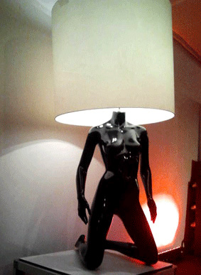 00094 mannequin lamp lady zit