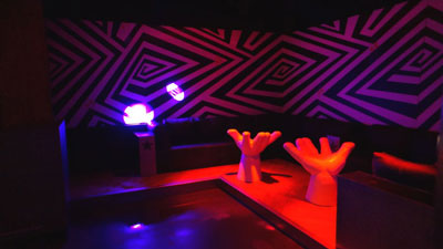 00120 zwartwit wand zebrastreep